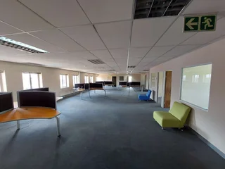 885 sqm Office to Let in Bedfordview