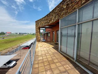 885 sqm Office to Let in Bedfordview