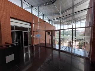 885 sqm Office to Let in Bedfordview