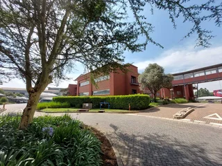 885 sqm Office to Let in Bedfordview