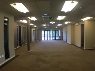 156 sqm Office to Let in Bedfordview