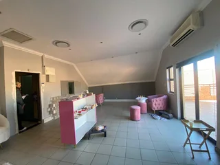 50 sqm Office To Let in Fourways