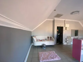 50 sqm Office To Let in Fourways