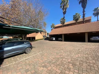 50 sqm Office To Let in Fourways