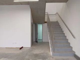 692m² Warehouse To Rent, Longlake