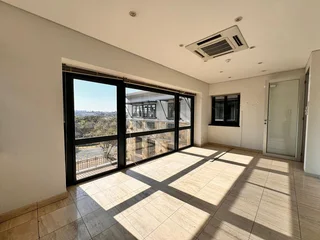 370 sqm Office to Let in Sandton