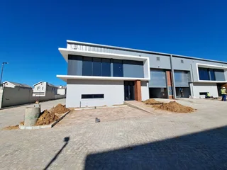 344m2 A-Grade Warehouse To Let in Stonewood Security Estate