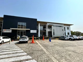 320m² Office TO LET in Glass House Umhlanga