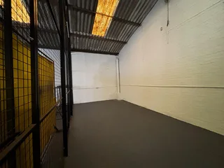 256m² Warehouse TO LET in Montague Gardens
