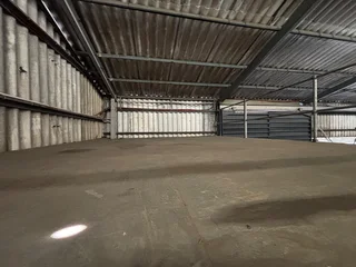 256m² Warehouse TO LET in Montague Gardens