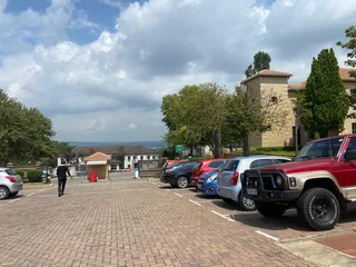 310 sqm Office To Let in Bryanston