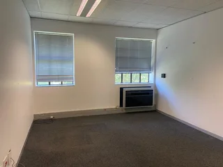 310 sqm Office To Let in Bryanston