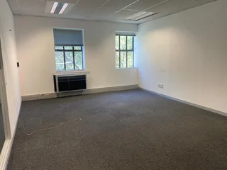 310 sqm Office To Let in Bryanston