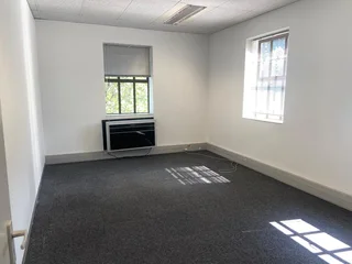 310 sqm Office To Let in Bryanston
