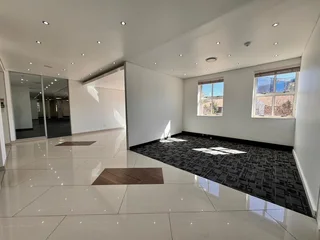 652 sqm Office to Let in Sandton