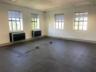 310 sqm Office To Let in Bryanston
