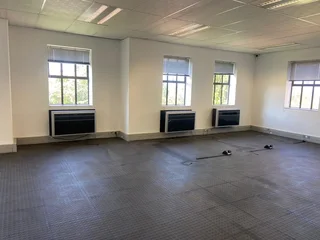 310 sqm Office To Let in Bryanston