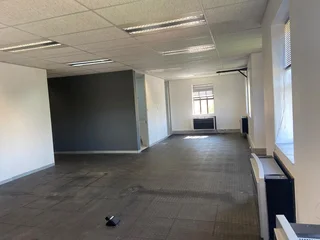 310 sqm Office To Let in Bryanston