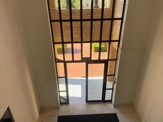 310 sqm Office To Let in Bryanston
