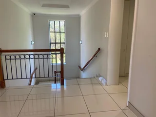 310 sqm Office To Let in Bryanston