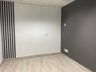 310 sqm Office To Let in Bryanston