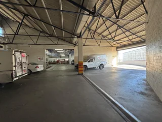 605m² Industrial Unit TO LET in Rosbur Park in Paarden Eiland