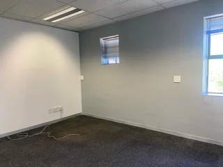 310 sqm Office To Let in Bryanston
