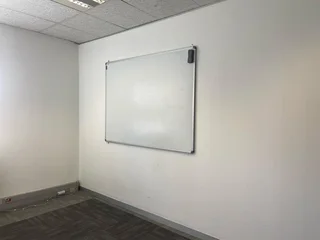 310 sqm Office To Let in Bryanston