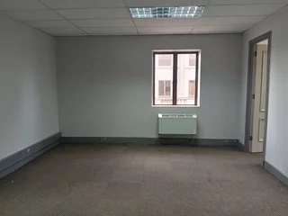 597m² Office to rent Rivonia