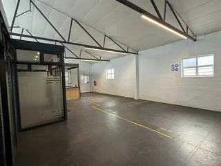 Commercial unit To Let in Claremont