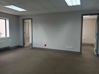 597m² Office to rent Rivonia