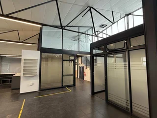 Commercial unit To Let in Claremont