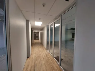 119 sqm Office to let in Bedfordview