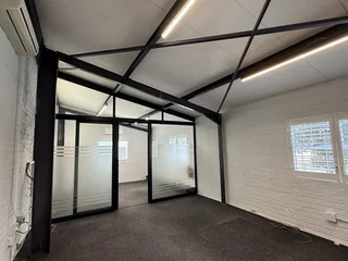 Commercial unit To Let in Claremont