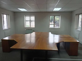 597m² Office to rent Rivonia