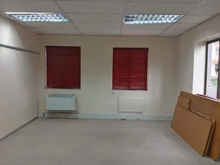 597m² Office to rent Rivonia