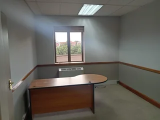 597m² Office to rent Rivonia