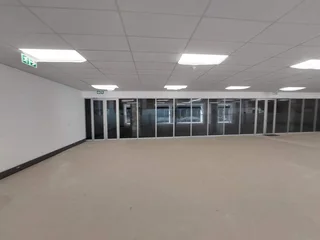 365 sqm office to Let in Bedfordview