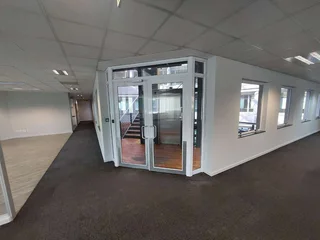 3722 sqm Office to Let in Bedfordview