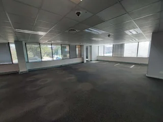 3722 sqm Office to Let in Bedfordview