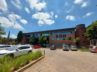 3722 sqm Office to Let in Bedfordview