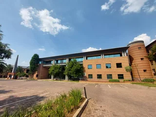 3722 sqm Office to Let in Bedfordview