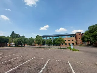 3722 sqm Office to Let in Bedfordview