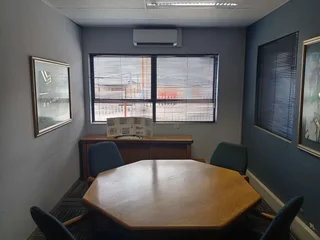 675m² Warehouse to rent Linbro Park