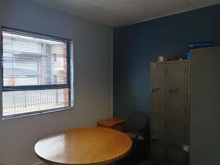 675m² Warehouse to rent Linbro Park