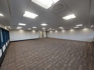 882 sqm Office to Let in Bedfordview