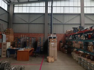 675m² Warehouse to rent Linbro Park