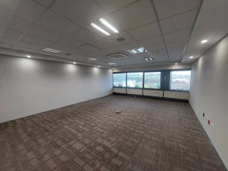 882 sqm Office to Let in Bedfordview