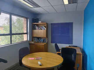 675m² Warehouse to rent Linbro Park