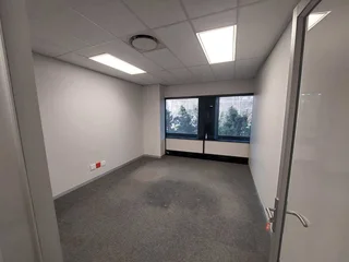 1140 sqm Office to Let